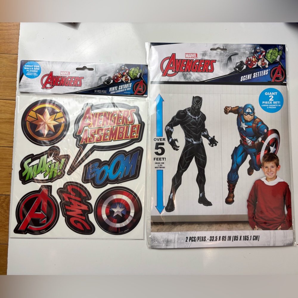 Giant 2 Piece Marvel Avengers Scene Setter Over 5‎ FT and vinyl cutouts